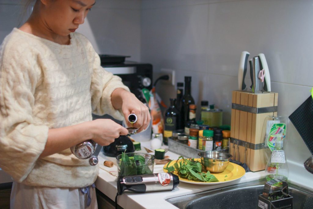 法式羅勒蔬菜湯食譜－櫛瓜煎餅食譜