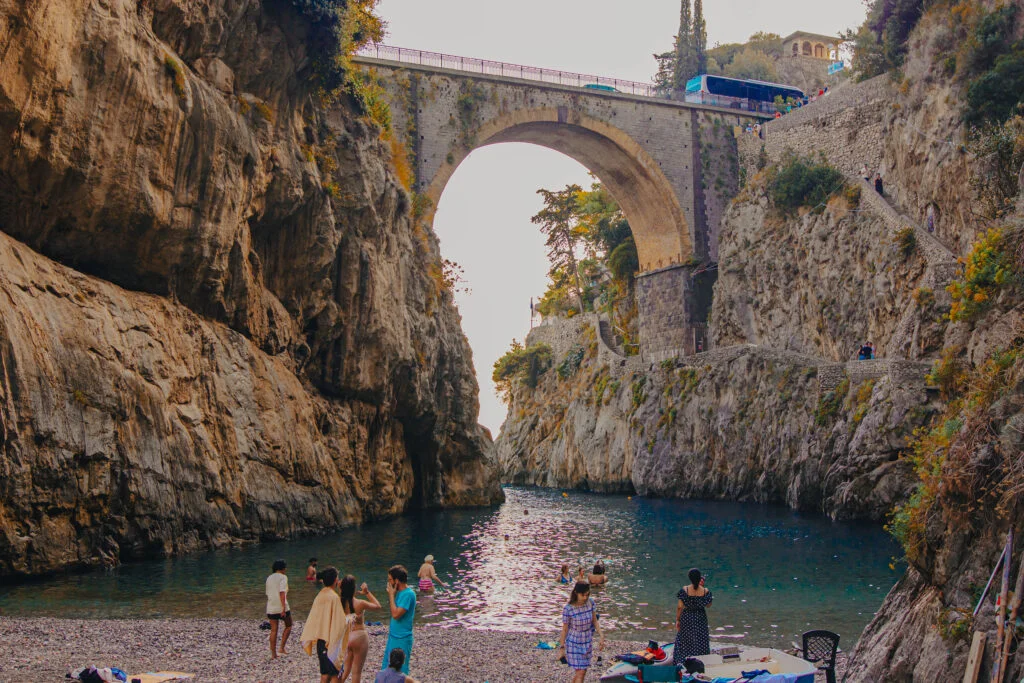 阿瑪菲海岸秘境海灘：福羅瑞 (Furore) 